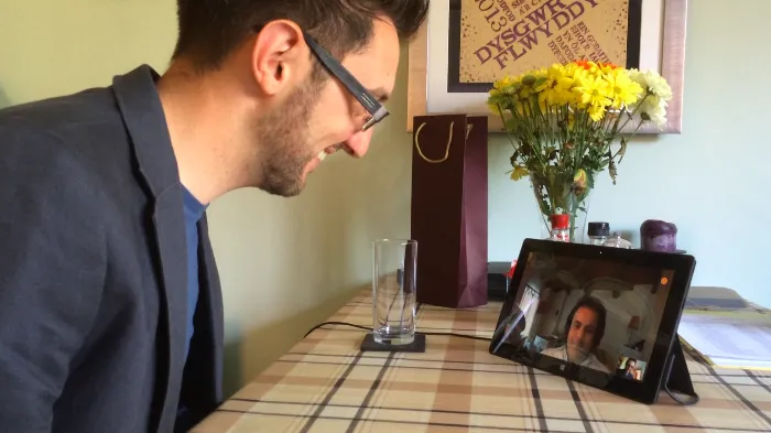 Martyn Speaks Spanish to Gaby on Skype